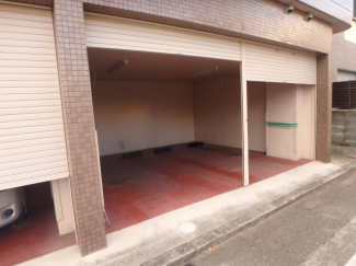 駐車場に車を止められます