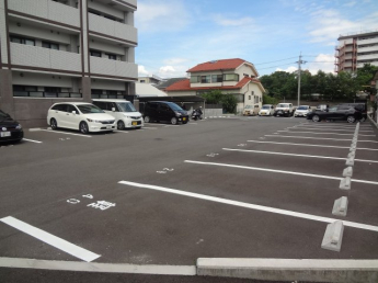【駐車場】