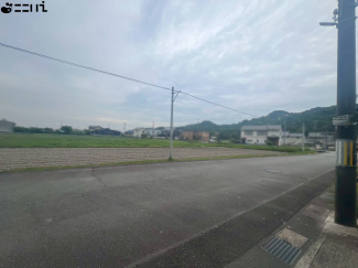 【前面道路含む現地写真】