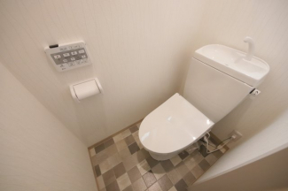 ゆったりとした空間のトイレです