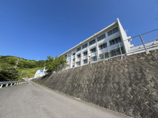 松山市立桑原中学校まで1600m
