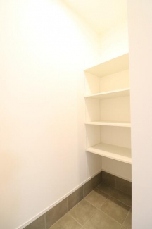 【施工例】土間収納付！可動式の棚付きで、外に置いておきたくな