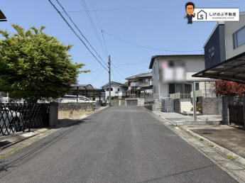 前面道路は約6.9ｍの広さがございます。