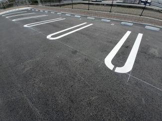 【駐車場】