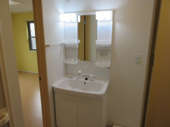 忙しい朝には欠かせない洗面所です