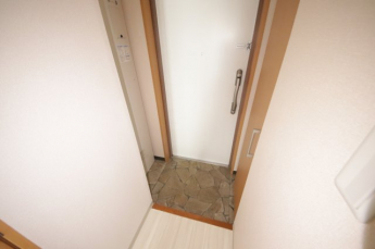 明るい玄関です
