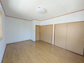 【寝室】