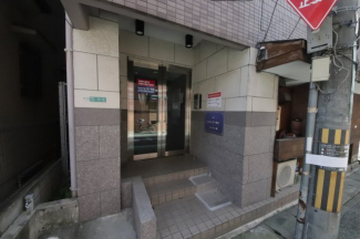 清潔なエントランスです