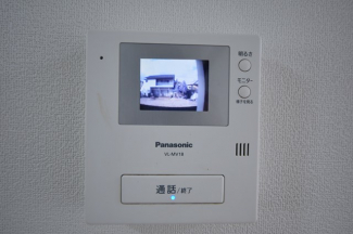 モニターで訪問者の顔が確認できます☆
