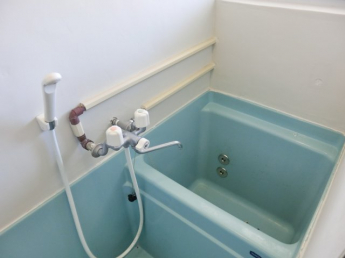 コンパクトで使いやすいお風呂です☆
