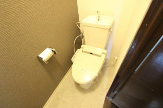コンパクトで使いやすいトイレです