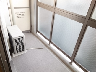 落ち着いた時間を過ごせるバルコニーです