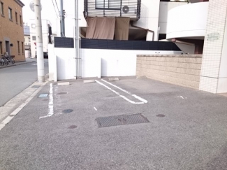 車をお持ちの方に嬉しい駐車場付きの物件です