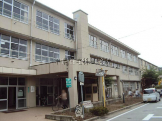 甲東小学校まで1200m