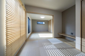２号地。主寝室の横にホッとくつろげる和室空間を設置。客間とし