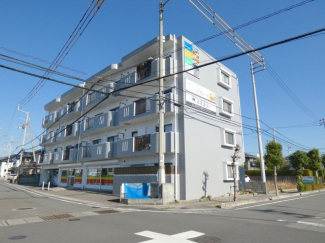 落ち着いた感じの外観