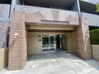 平成９年（１９９７年）築、総戸数３２戸の外壁タイル張りマンションです！