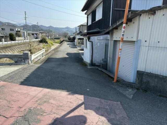 松山市堀江町の倉庫の画像