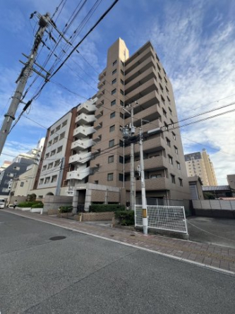 レンガ調のおしゃれな外観のマンションです☆
