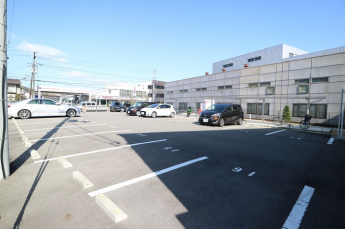 【駐車場】