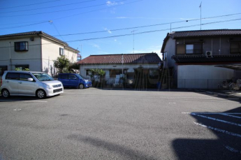 車をお持ちの方に嬉しい駐車場付きの物件です