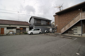 【駐車場】