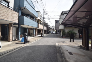 【前面道路含む現地写真】