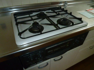 コンパクトなキッチンで掃除もラクラク