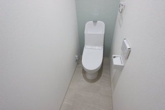コンパクトで使いやすいトイレです