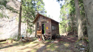 敷地内DIY小屋
