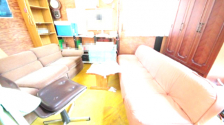 小屋内部