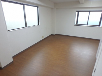 内装は落ち着いています