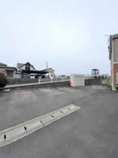 駐車場があるので、車を買う予定の方も安心です