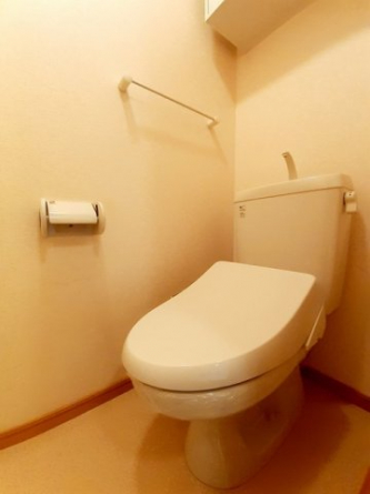 コンパクトで使いやすいトイレです