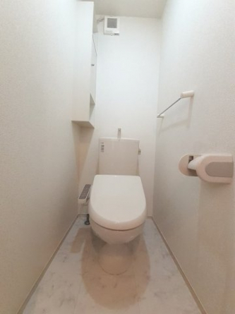 ゆったりとした空間のトイレです
