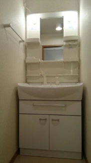 明るい洗面所です