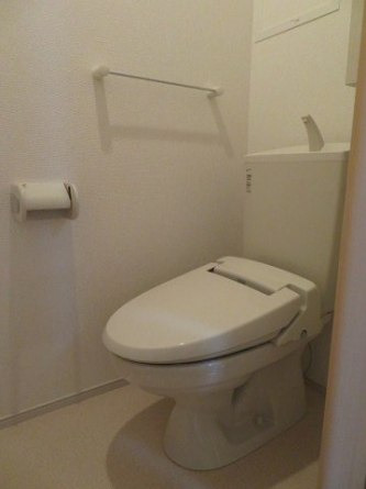 ゆったりとした空間のトイレです
