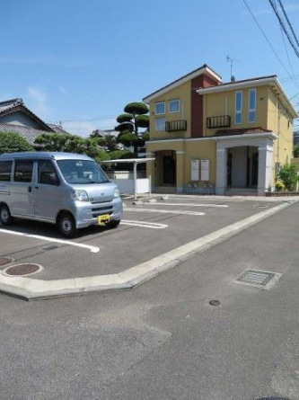 駐車場に車を止められます