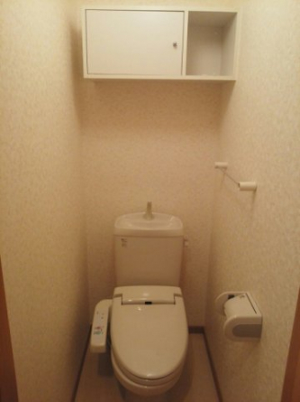 ゆったりとした空間のトイレです