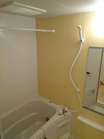コンパクトで使いやすいお風呂です