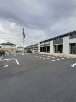 駐車場があるので、車を買う予定の方も安心です