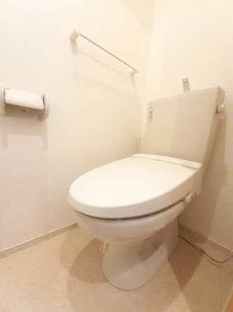 清潔感のあるトイレです