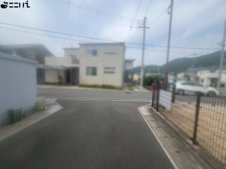 【前面道路含む現地写真】