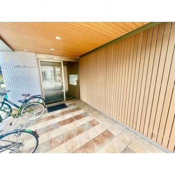 【エントランス】