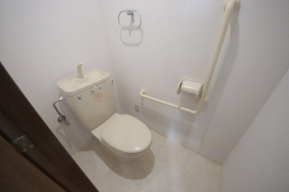 清潔感のあるトイレです