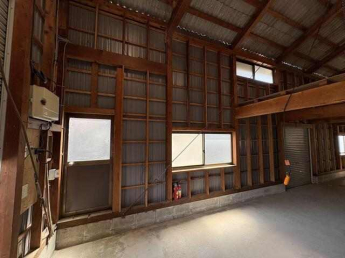 近江八幡市東横関町の倉庫の画像