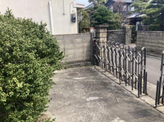現地土地写真（上物あり・解体後引渡し）