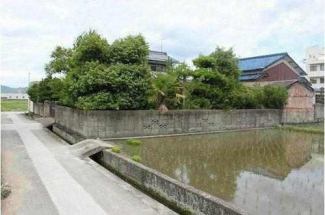 「柳原駅」徒歩約７分の立地です