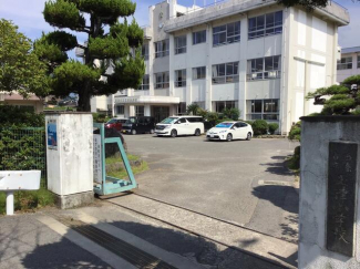 西条市立玉津小学校まで3976m