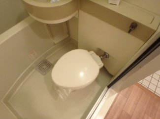 コンパクトで使いやすいトイレです